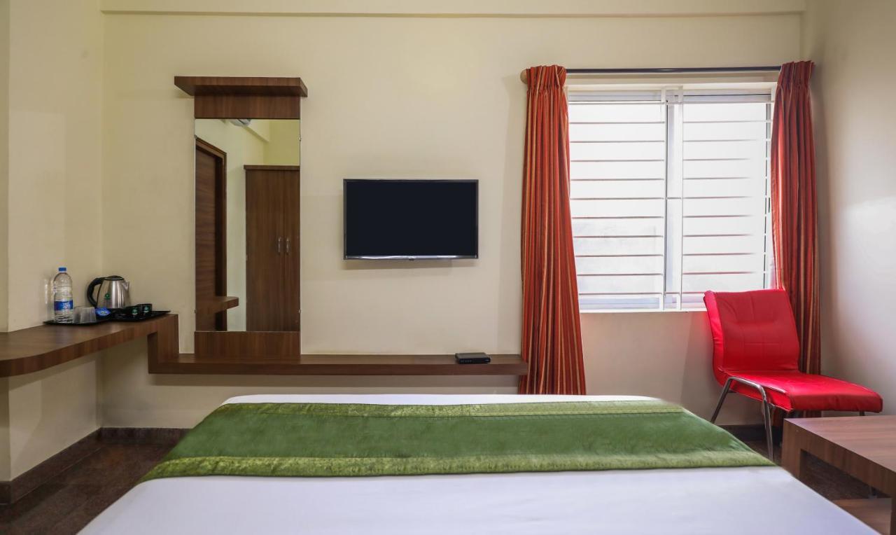 Hotel Treebo Trip Kapil Royalista Ludhiana Exterior foto